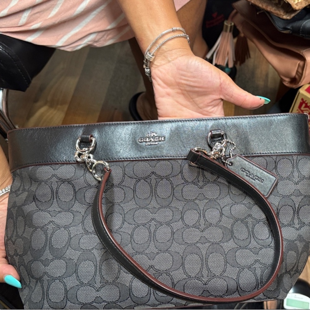 New!!!!!!! Coach Black and Gray Signature Tote
